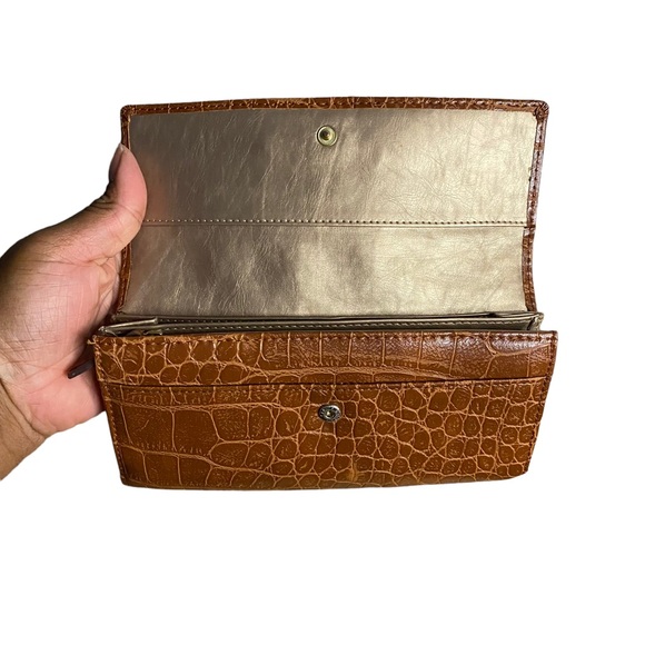 Anne Klein Women's Brown Crocodile Embossed Vegan Leather Wallet - Picture 4 of 8